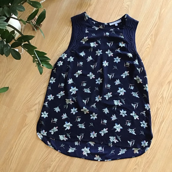 Daniel Rainn Tops - Daniel Rainn sleeveless blouse